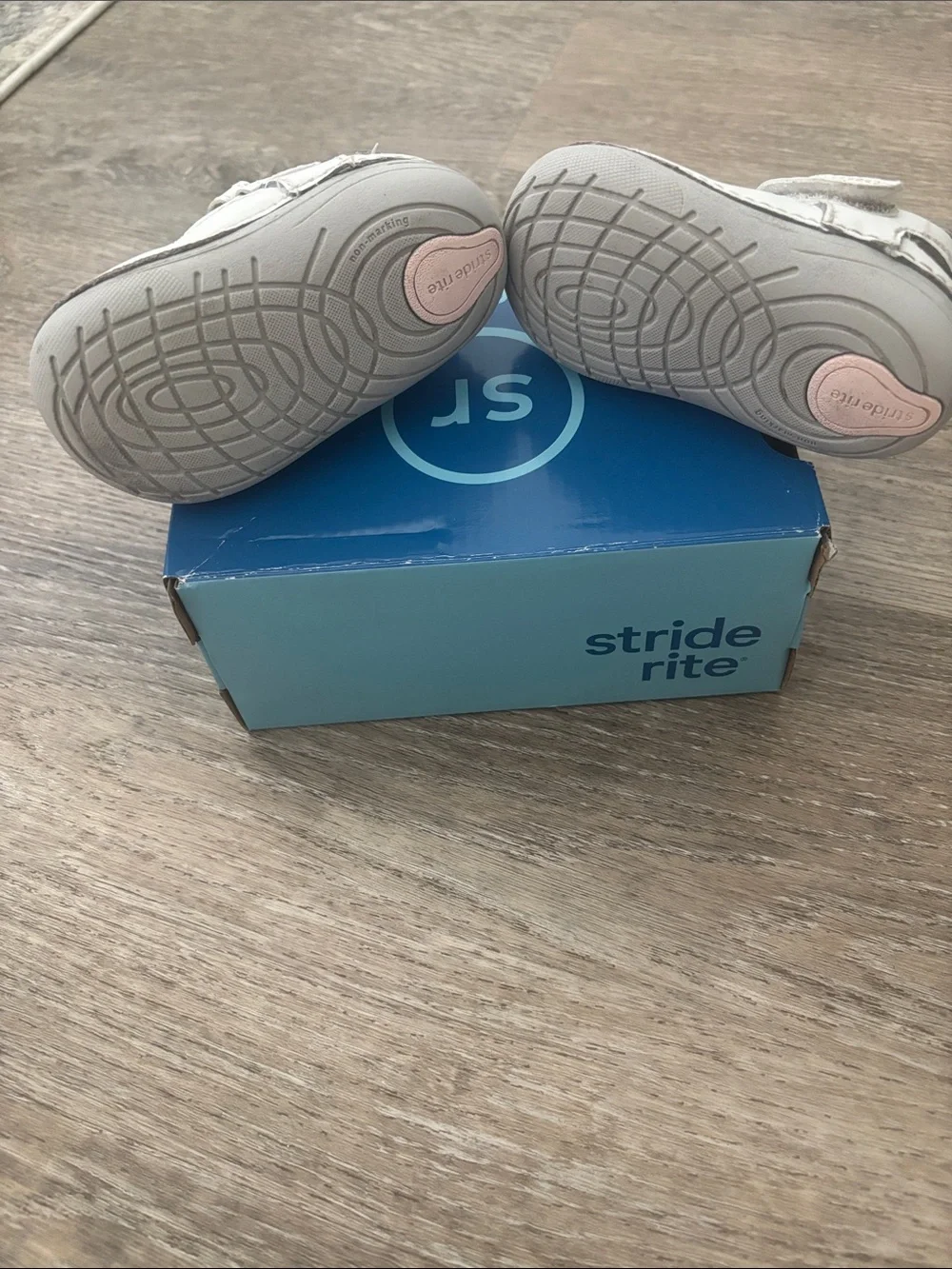 Stride Rite SM Kiki 2.0 Toddler Size 4M